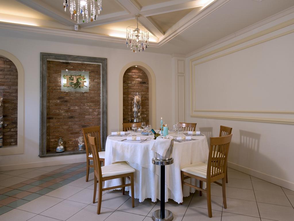 Hotel I Ginepri Марина-ди- Кастаньето Экстерьер фото