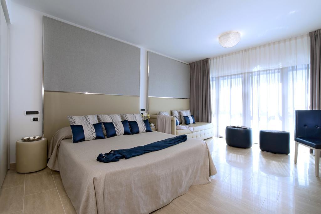 Hotel I Ginepri Марина-ди- Кастаньето Экстерьер фото